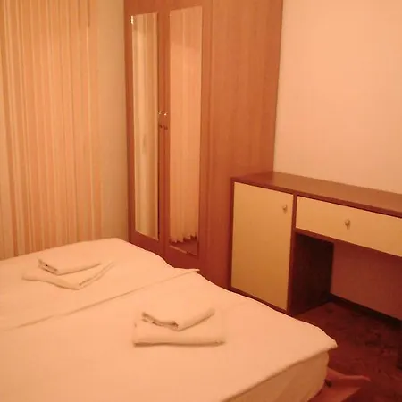 Apart Hotel Eden *