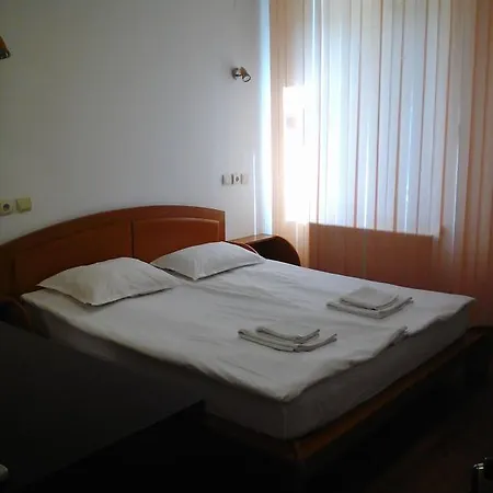 Apart Hotel Eden *