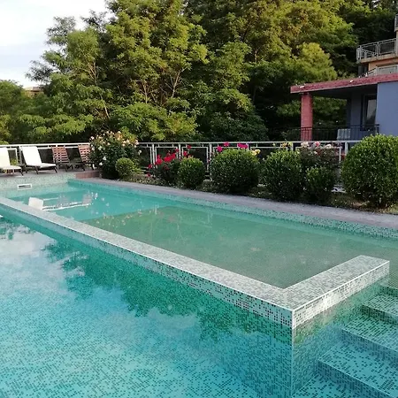 Apart Hotel Eden *